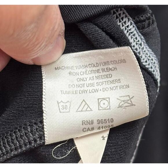 Under Armour Coldgear, Black Sport Layer, Underarm Vent Holes, Men's Size M - Picture 6 of 7